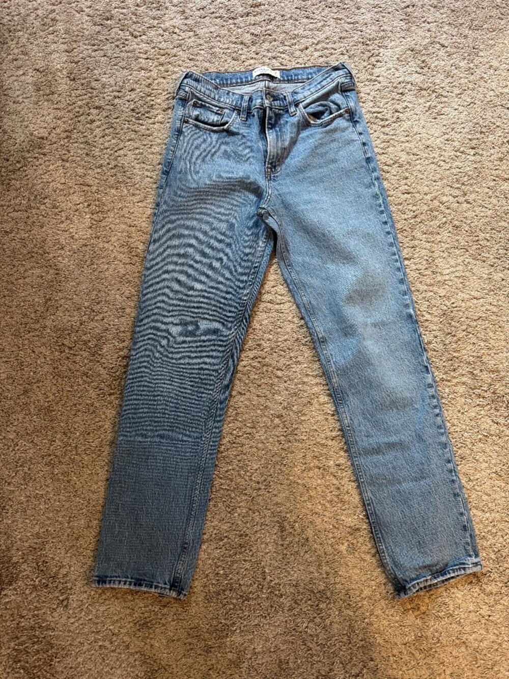 Abercrombie & Fitch The Straight Mid Rise Jeans